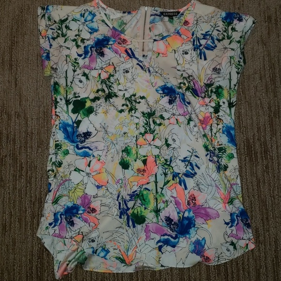 Express Tops - Floral top